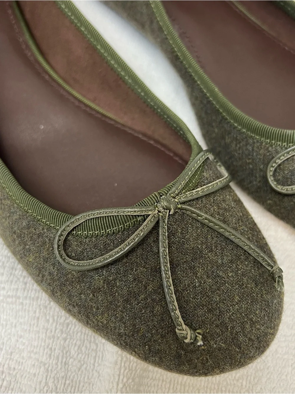 10022-Shoe Saks Fifth Avenue New York Vero Cuoio Green Ballet Flat Sz 11 M
